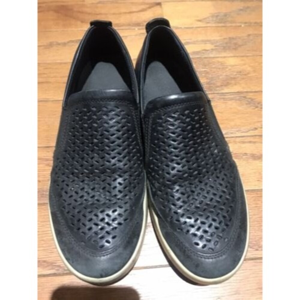 Ecco collin curbside black perforated slip on loafer shoes made in Portugal sz 9